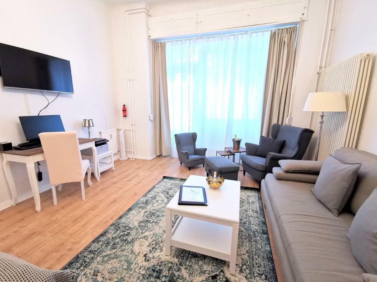 Kvh By Rockchair Apartments L Superhost Status L Boxspringbett Am Schloss Charlottenburg Welcomes You! Berlin Exterior foto
